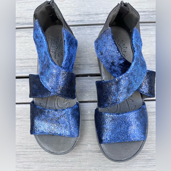 Easy Street Comfort Wave blue sandals 9 - Picture 1 of 4
